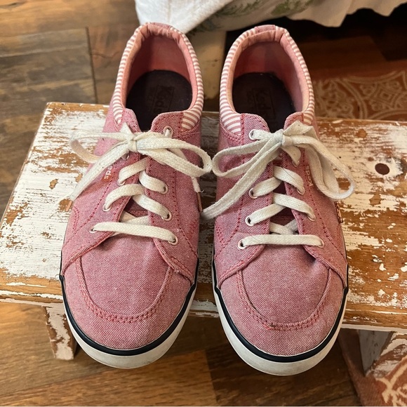Keds light red with striped lace up tennis shoes, size 7 - Picture 2 of 9